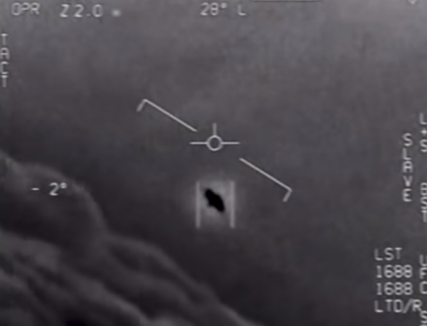 美国军方此前公布不明飞行物的视频影像画面一到十大写